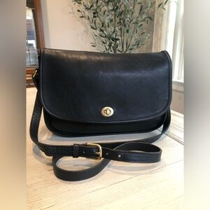 Vintage Coach City Bag Black Leather #9790 in great condition with hangtag